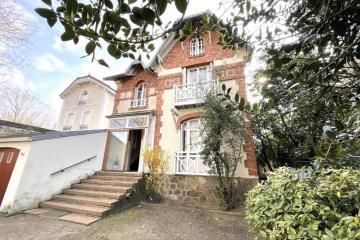 Nanterre - meulière de caractère, 6 chambres, vaste terrain
