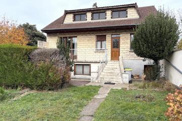 Rueil-Malmaison - maison a fort potentiel, 7 pièces, jardin, garage